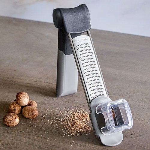 Kitchen Tools Parmesan Cheese Grater Soft Grip Handle - China