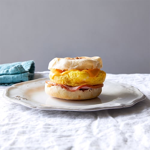 2 Microwavable Breakfast Sandwich Maker Egg Muffin Pan Kitchen