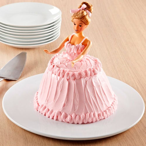 barbie doll cooking cake