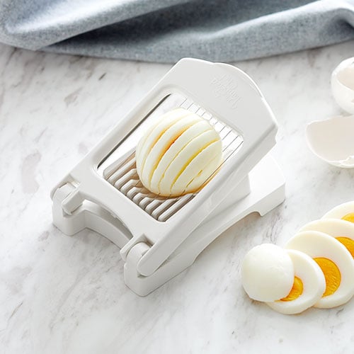 Pampered Chef - Cut prep time in half with the Simple Slicer:   Tell us below how this tool could make your life  easier! 👌